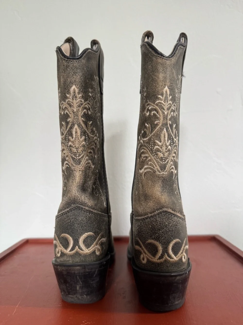 Old West Charcoal Snip Toe Western Boot Embroidered Distressed Pull On 1.0-D
